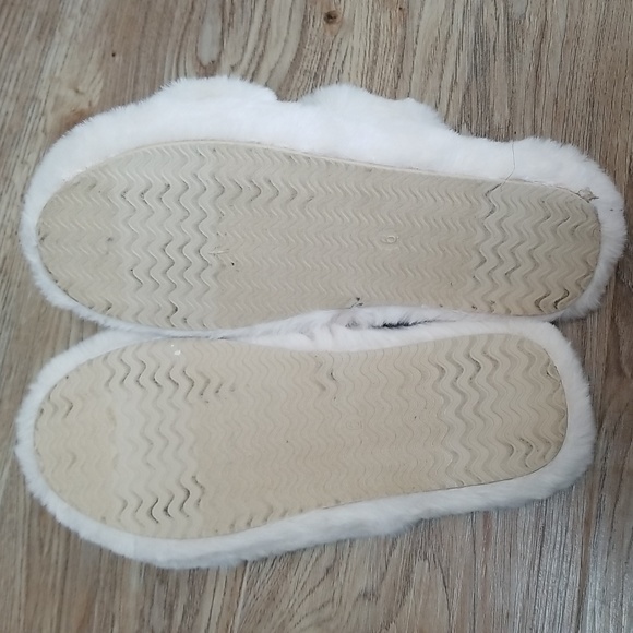 Fabletics Womens Snug Strap Slippers Off White Houseshoes - Picture 8 of 9